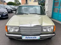Gebraucht Mercedes E230 136 PS (100 kW) 1982 Grün Limousine