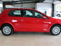 Gebraucht VW Golf VII 110 PS (80 kW) 2016 Tornadorot Kleinwagen