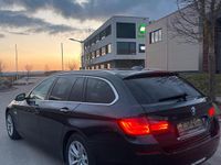 Gebraucht BMW 520 190 PS (139 kW) 2015 Grau Kombi
