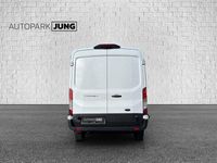Gebraucht Ford Transit Trend 131 PS (96 kW) 2022 Weiß Van / Kleinbus