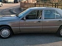 Gebraucht Mercedes E230 97 PS (71 kW) 1990 Braun Limousine