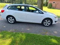 Gebraucht Opel Astra Edition 110 PS (80 kW) 2015 Grün Kombi