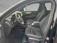 Neu Volvo XC40 Plus 163 PS (119 kW) 2025 Onyx schwarz SUV