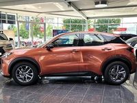 Neu Lexus LBX 136 PS (100 kW) 2025 Rot SUV