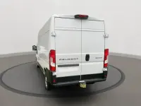 Gebraucht Peugeot Boxer 140 PS (102 kW) 2024 Weiss Van