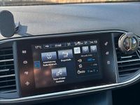 Gebraucht Peugeot 308 120 PS (88 kW) 2015 Weiß Kombi