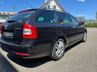 Gebraucht Skoda Octavia Ambiente 160 PS (117 kW) 2010 Schwarz Limousine