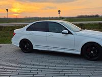 Gebraucht Mercedes C180 AMG line 156 PS (114 kW) 2014 Weiß Limousine