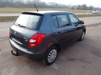 Gebraucht Skoda Fabia Ambiente 86 PS (63 kW) 2012 Grau Limousine