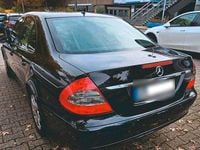 Gebraucht Mercedes E200 183 PS (134 kW) 2007 Schwarz Limousine