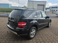 Gebraucht Mercedes ML320 224 PS (164 kW) 2006 Schwarz SUV