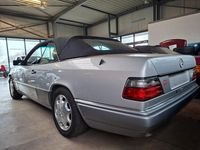 Gebraucht Mercedes E220 Sportline 150 PS (110 kW) 1995 Grau Cabrio