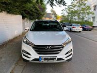 gebraucht Hyundai Tucson blue 1.7 CRDi Automatic, pano