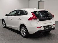 Gebraucht Volvo V40 120 PS (88 kW) 2016 Solidweiss Kombi