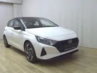 Gebraucht Hyundai i20 Comfort 101 PS (74 kW) 2021 Polar white/ black / sol Kleinwagen