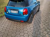 Gebraucht Mini Cooper SE 135 kW (184 PS) 2023 Blau Kleinwagen