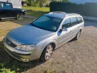 Usado Ford Mondeo Ghia 150 CV (110 kW) 2006 Plateado Familiar