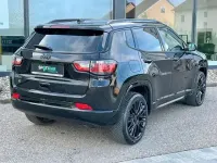 Usado Jeep Compass Altitude 131 HP (96 kW) 2024 Preto SUV