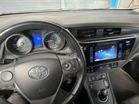 Gebraucht Toyota Auris Style 136 PS (100 kW) 2017 Rot Limousine