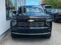 Neu Chevrolet Suburban 426 PS (313 kW) 2025 Schwarz SUV