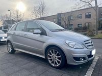 Gebraucht Mercedes B180 109 PS (80 kW) 2011 Silber Van / Kleinbus