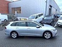 Gebraucht VW Golf VIII Life 131 PS (96 kW) 2023 Reflexsilber metallic Kombi