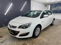 Gebraucht Opel Astra Selection 116 PS (85 kW) 2015 Weiß Limousine