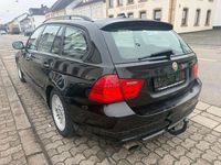 Gebraucht BMW 318 143 PS (105 kW) 2009 Schwarz Kombi