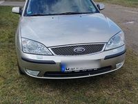 Gebraucht Ford Mondeo Ghia 145 PS (106 kW) 2003 Beige Kombi