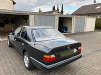 Second-hand Mercedes E230 1987 Negru Berlinǎ