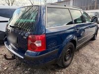 Second-hand VW Passat 115 CP (84 kW) 2003 Albastru Break