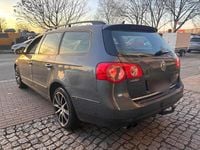 Gebraucht VW Passat 140 PS (102 kW) 2009 Grau Kombi