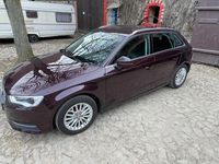 Gebraucht Audi A3 Attraction 150 PS (110 kW) 2014 Violet Limousine
