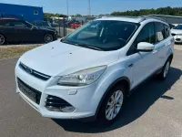 Gebraucht Ford Kuga Titanium 163 PS (119 kW) 2013 Weiß SUV