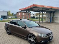 Gebraucht VW Jetta Highline 140 PS (102 kW) 2012 Braun Limousine