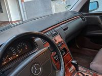 Gebraucht Mercedes E240 170 PS (125 kW) 1999 Schwarz Limousine