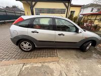 Gebraucht Ford Focus Trend 116 PS (85 kW) 2001 Silber Limousine