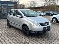 Second-hand VW Fox 69 CP (50 kW) 2005 Argintiu Hatchback