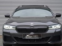 Gebraucht BMW 530 M Sport 245 PS (180 kW) 2023 Sophistograu brillanteffekt me Kombi