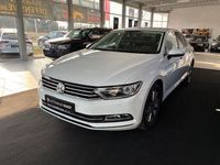 Gebraucht VW Passat Comfortline 150 PS (110 kW) 2018 Weiß Limousine