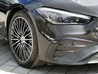 Gebraucht Mercedes CLE300 AMG 258 PS (189 kW) 2024 Metalliclack obsidianschwarz Coupé