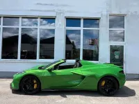 Neu Corvette C8 643 PS (472 kW) 2026 Grün Cabrio