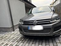 Gebraucht VW Touareg 245 PS (180 kW) 2014 Grau SUV