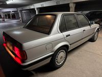 Gebraucht BMW 316 102 PS (75 kW) 1991 Silber Limousine