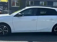 Używany Opel Astra 131 KM (96 kW) 2024 Biały Sedan/Limuzyna