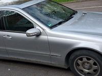 Second-hand Mercedes 220 143 CP (105 kW) 2000 Argintiu Berlinǎ