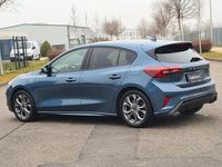 Gebraucht Ford Focus ST-Line 125 PS (91 kW) 2023 Blau Limousine