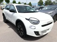 Neu Fiat 600 Icon 136 PS (100 kW) 2026 Gelato weiß SUV