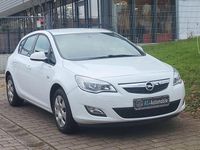 Gebraucht Opel Astra Selection 87 PS (63 kW) 2011 Weiß Limousine