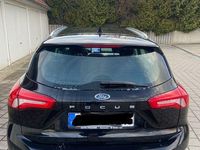 Używany Ford Focus Active 125 KM (91 kW) 2021 Czarny Sedan/Limuzyna